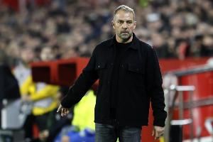 世体：巴萨所有人今天正常参加训练，球队没有新增伤员