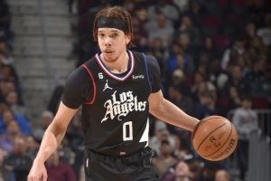 旧将！美记：快船和后卫杰森-普雷斯顿签下训练营合同