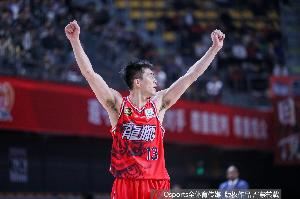 郭艾伦赛前发博晒照：今天打韩国 大家一起给中国队加油