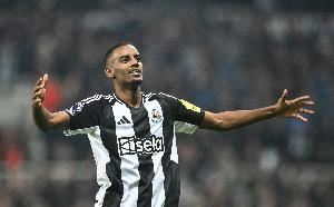 邮报：伊萨克归队大门依然敞开，一些纽卡队友自亚洲行后没见过他