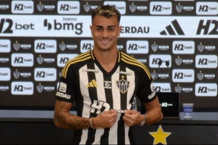 首秀送助攻！23岁雷尼尔回归巴西后首秀，替补登场助攻胡尔克破门