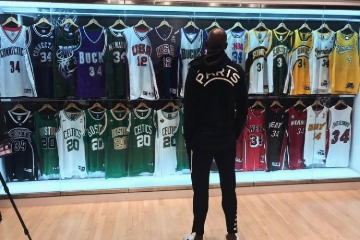 雷-阿伦晒球衣墙：每一件背后都诉说着一个名为努力的故事