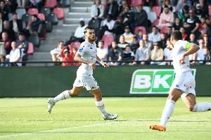 队报：里昂对米考塔泽要价3500万欧，黄潜等队对该球员有意