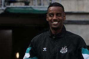 博主：伊萨克已到达利物浦训练中心，开始拍摄官宣前的宣传物料