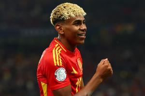 他只有18岁！亚马尔在西班牙国家队已6球9助攻直接参与15球