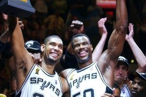 维拉纽瓦：不是要和邓肯&上将比较 但我和波什很适合在一起打球