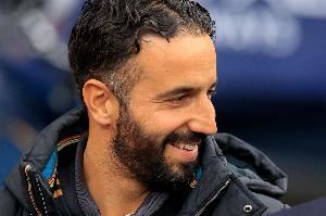 曼联近10场当地周六中午12:30开球的英超取得7场胜利，且6场零封