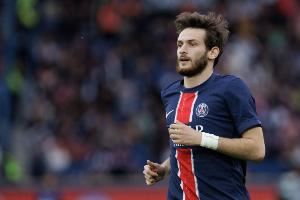 阿斯报：巴黎对格鲁吉亚征召K77不满，可能让球员留在俱乐部养伤