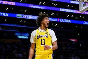 右手腕伤势无大碍！海斯：我没有问题 我将会出战揭幕战！