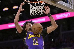 在办理斯洛文尼亚护照？海斯：是的 美国男篮不举行公开试训