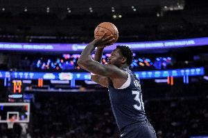 兰德尔出战30分钟 16中9&三分8中4砍下26分9板5助 出现3失误