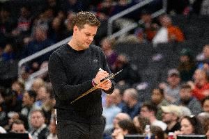 爵士主帅谈末节反扑:科迪-威廉姆斯和哈克莱斯改变了比赛走势